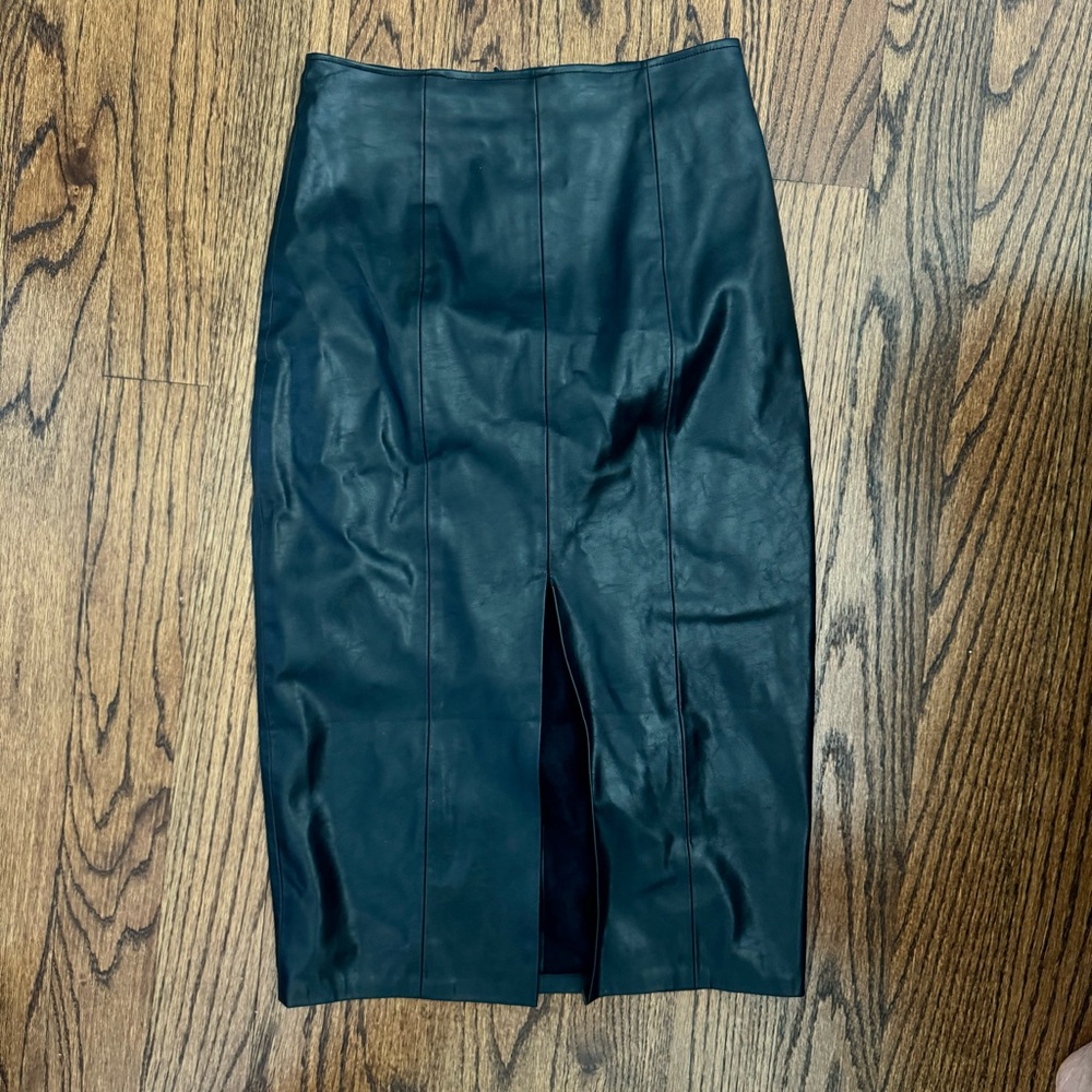 MODERN CITIZEN 	
Racquel Vegan Leather Midi Skirt - S / Black